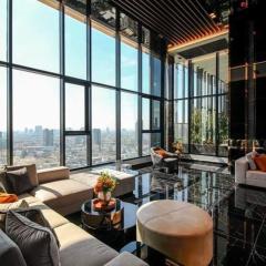 2BR Condo with Oldtown Bangkok Vibes, Steps from Wongwian Yai