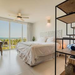 BRISA Beachfront apartment studio by Casa Paraiso