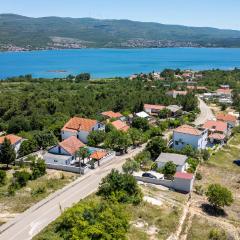 Baroque art with Pool, sauna and gym