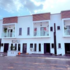 De Rich Residence