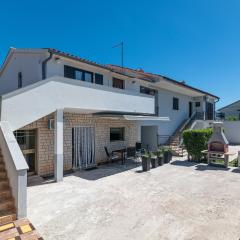 Apartments with parking spaces ski, Marcana - 24578