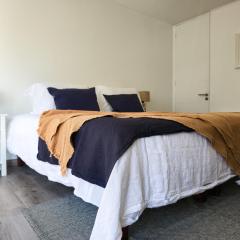 Depto a pasos del Parque Arauco con Piscina y Aire Acondicionado