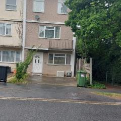 Linda 5BR House Of Basildon