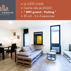 LE CÔTÉ COUR