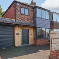 12 Hunley Avenue