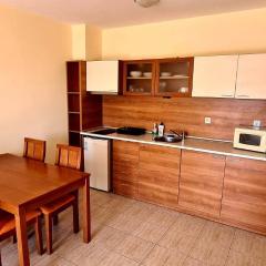 Тристаен просторен апартамент с две отделни спални