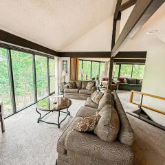 Lakefront Treetop Village59-3bed3bapools-8pp