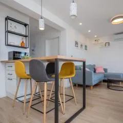 NEW LILI Apartment - Cosy Sea View Apartment with Free Parking