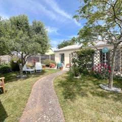 Maison rénovée, à 300m de la plage et proche commerces, avec terrasse et jardin, tout confort - FR-1-361-131