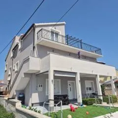 Apartments Tonći