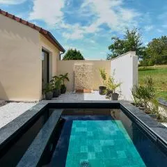 Secluded Pool Villa near Castle