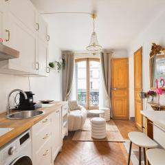 Haussmannian elegance close to Montmartre