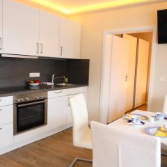 Modern eingerichtete, komfortable 2-Zimmer-Wohnung im 2. OG (Fahrstuhl vorh.)