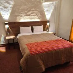 Waalay Hotel