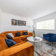 CONTRACTORS FAVOURITE, LUXURY LIVING, LARGE PREMIUM HOUSE, NEWLY BUILT, FREE PARKING FOR UP TO 4 VEHICLES, GREAT ACCESS TO CENTRAL LUTON & THE M1 and A6