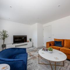 LUTON LUXURY LIVING, LARGE PREMIUM HOUSE, NEWLY BUILT, FREE PARKING FOR UP TO 4 VEHICLES, GREAT ACCESS TO CENTRAL LUTON & THE M1 and A6, PERFECT FOR CONTRACTORS