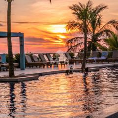 Morros Ultra, Beachfront & 2 Bedrooms by Inmobiliaria MFR