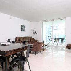 Spacious Penthouse in Brickell 3 BR, Free Parking