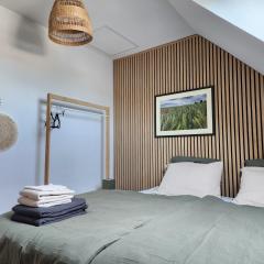 The Gast-House : Family