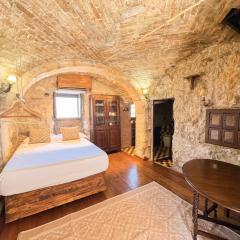 Kalma Elephant Tower - Medieval Stay with a City View