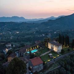 VILLA IL CASTELLO Vibrant Sanctuary of Enchanting Colours