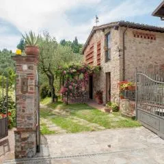 Villa in Lucca with Pool near Tuscan Coast