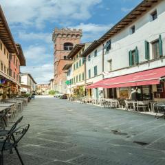 Apartment in Montecarlo near Wine Region