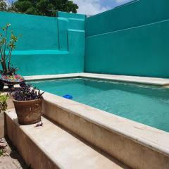 Pool, garden and colonial charm!