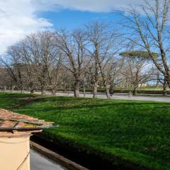 Spacious Tuscan Apartment in Lucca