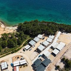 INNOVA TravelVir - Mobhome GITA