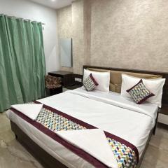 SANIDHYAM by HOTEL SAHU Near Kashi Vishwanath Temple Gate