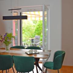 SEA and SUN Ankaran, near the Beach, free Parking and Wi-Fi, stunning sunset, 80m2