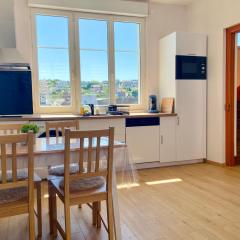 L'éclat à trois pas de la mer