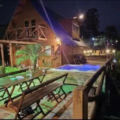 Chalé Familiar com Jacuzzi e Piscina