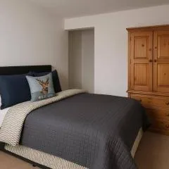 Two bedroom cottage in Lumsden - Contractors