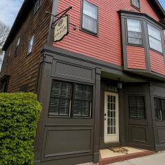 86 Dr Marcus House - Popular Broadway Area