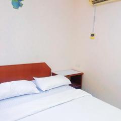 Queen room with private bathroom