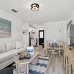 Near Johns Pass | 1 Block from Gulf Shores | Treasure Island