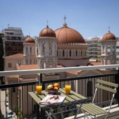 Big Stylish 2BR Apt City Views 3 Min Walk to Sea