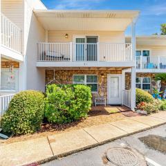 Pompano Paradise 2 Pools Arcade Less than a Mile to Beach