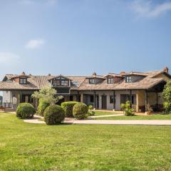 Asturian Villa with Garden, Parking and Sea Views