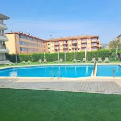 Apartamento con Piscina a Pasos de la Playa de L'Estartit