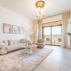 Balcony Overlooking Community 2BR with Assistant Room, Minutes Away From the Beach, Madinat Jumeirah Living Rahaal 2, Jumeirah by Deluxe Holiday Homes