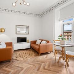 Beautiful 1BR Super Central Apt with Period Features