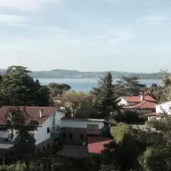 Deluxe Apartment - LaKe & Mountain View