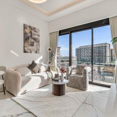 Elegant 1-Bed with Pool, Gym, Parking and Balcony
