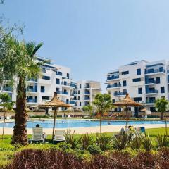 Ground floor apartment,facing swimming pool, wifi , air conditioner