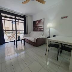 Alquilaencanarias-Medano Colon Center, near the beach