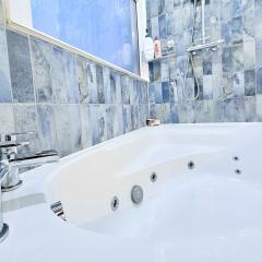 River Nature Escape w Jet Bath