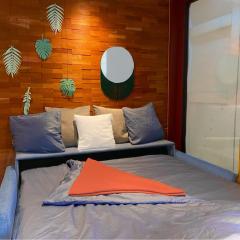 Designer Tiny House with Wraparound Sun Terrace & Garden Lounge